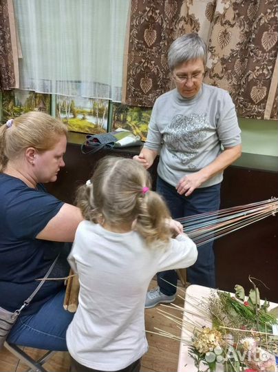 Бесплатное обучение вышивке и ткачеству молодежи