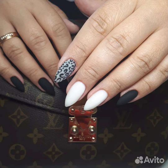 Маникюр, педикюр в Парковом