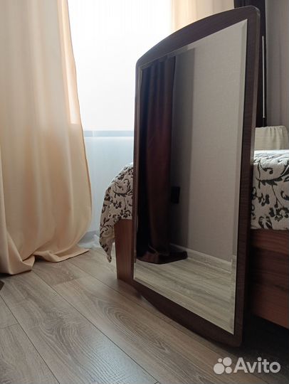 Зеркало настенное в прихожую бу