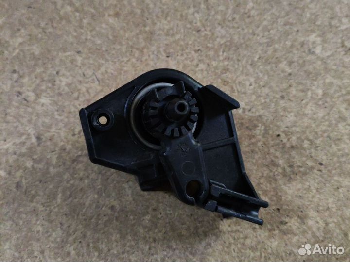 Кронштейн ручки капота 4F1823633B