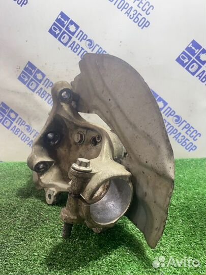 Кулак поворотный передний правый Bmw 750I седан