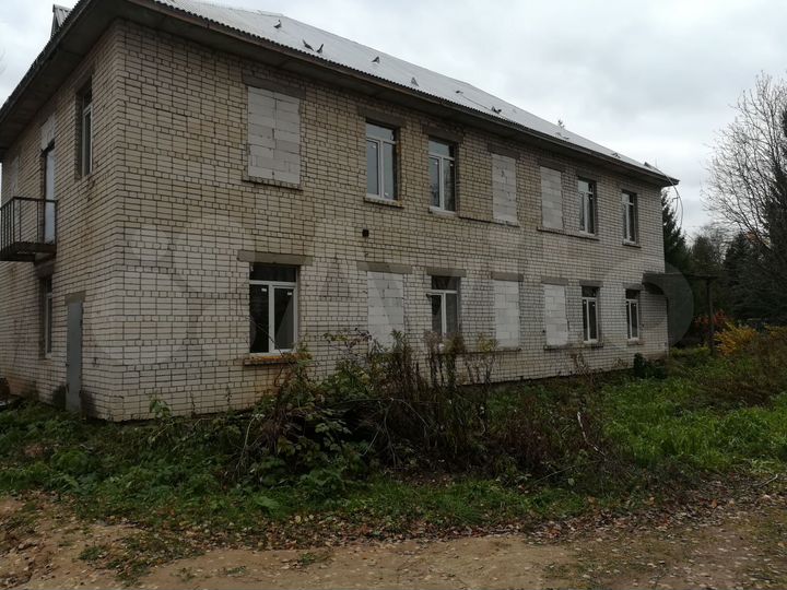 Здание, 1050 м²