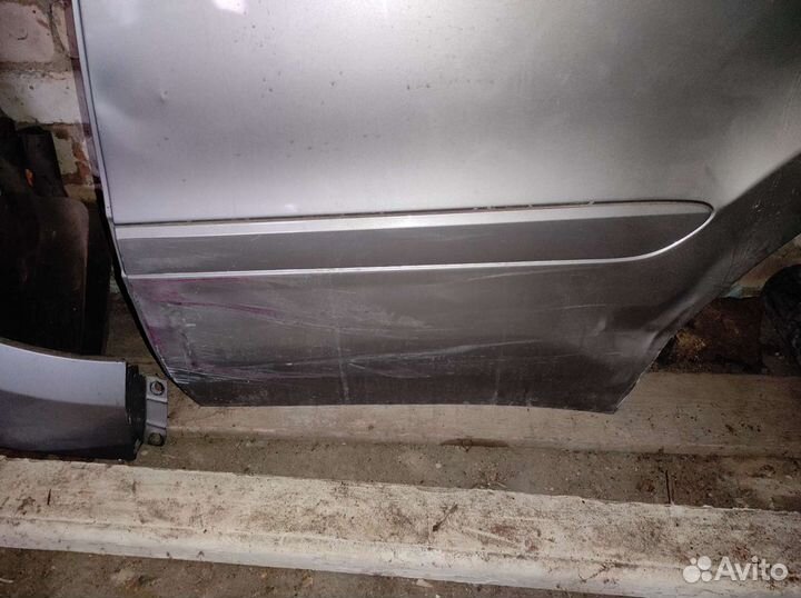 Продам дверь заднюю левую Мерседес ML 164
