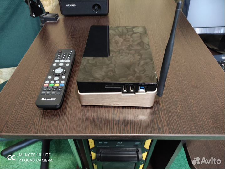 Медиа плейер iconbit XDS1003DW