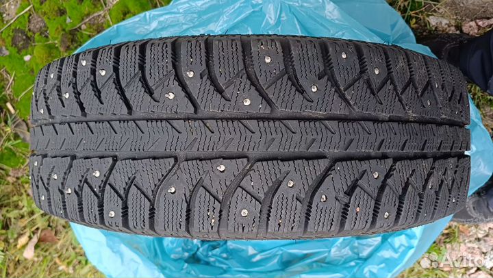 Bridgestone Ice Cruiser 7000S 185/65 R15 88T