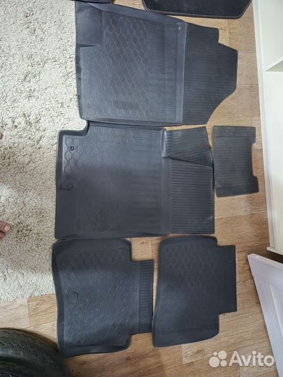 Полик для solarisи kia rio оригинал