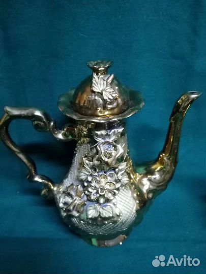 Сервиз чайно-кофейный под золото