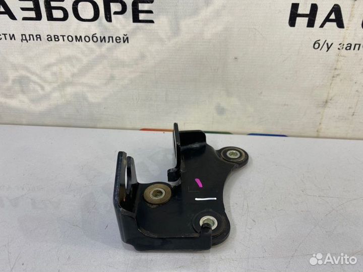 Кронштейн троса кпп Toyota Avensis T270 1ZR-FAE