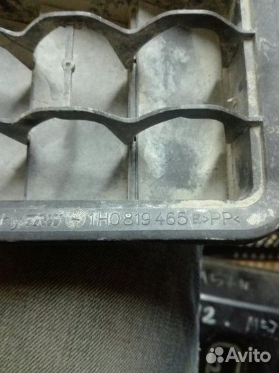 Решетка вентиляционная Skoda Octavia liftback 1