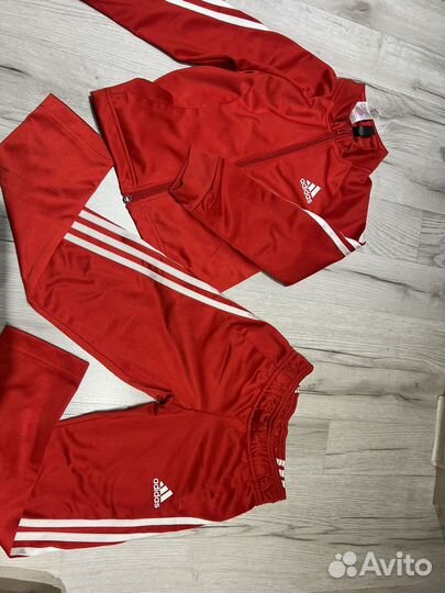 Спортивный костюм adidas