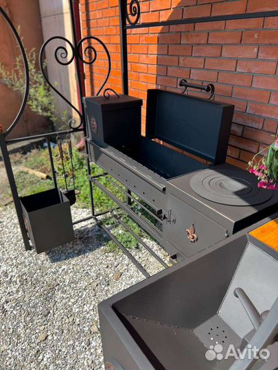 Мангальная зона с крышей печь казан барбекю