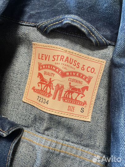 Джинсовая мужская куртка levis