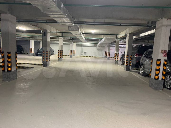 Машиноместо, 20 м²