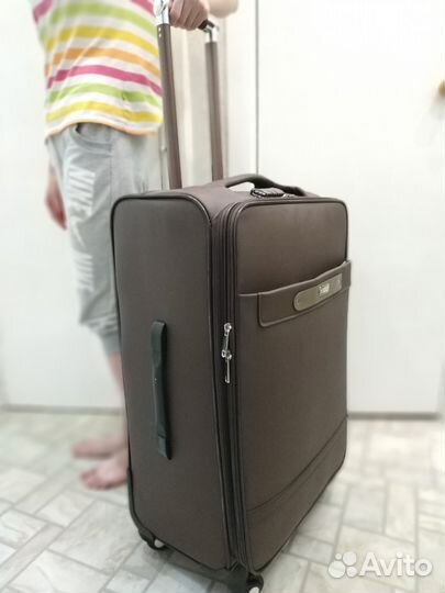 Чемодан на колёсах