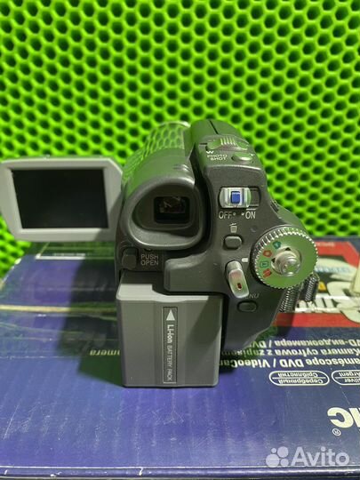 Видеокамера Panasonic VDR-D150