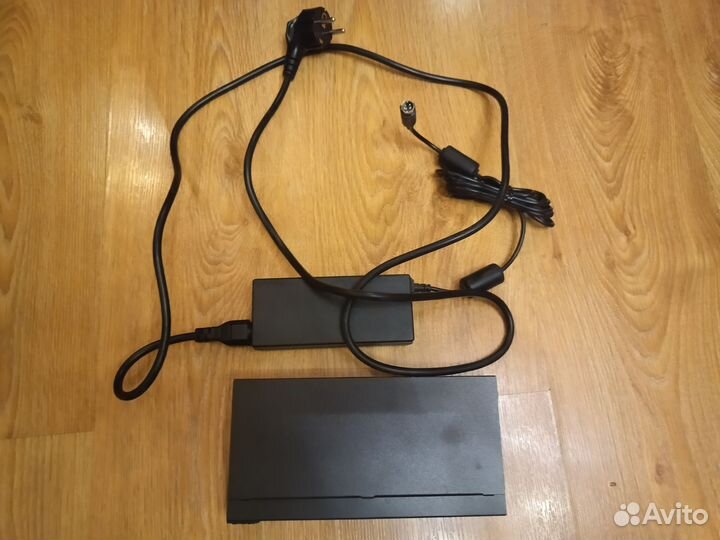 8порт коммутатор POE Zyxel