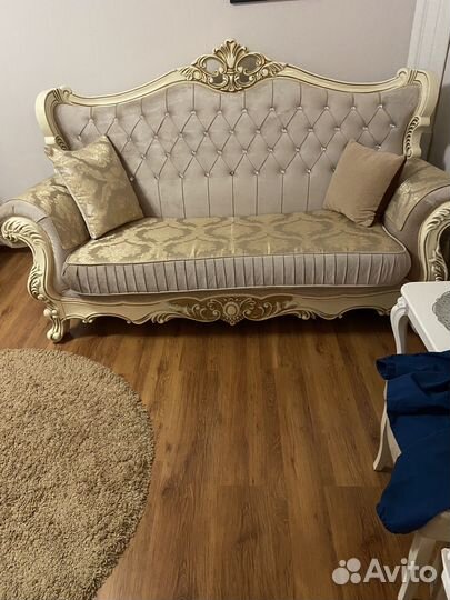 Продам мягкую мебель диван и кресло одно