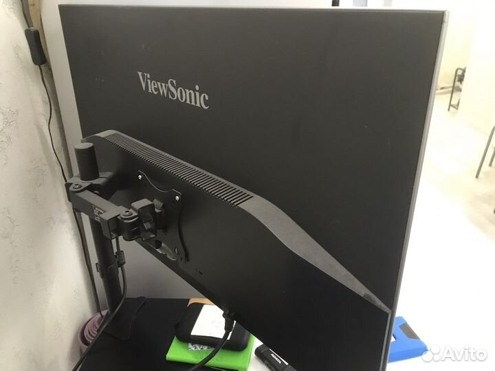 Монитор QHD Viewsonic, 32 дюйма, IPS с кронштейном