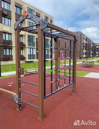Детская спортивная площадка уличная