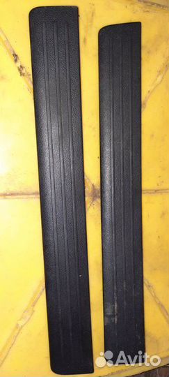 Накладка на порог передняя правая Mazda 3 Хэтчбек