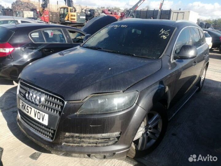 Подголовник задний Audi Q7 4LB BUG 2009