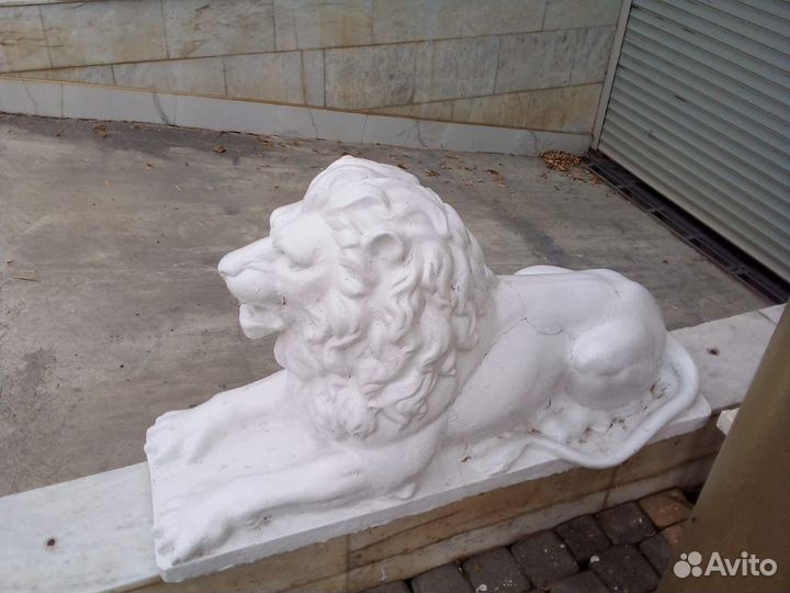 Скульптура лев из бетона