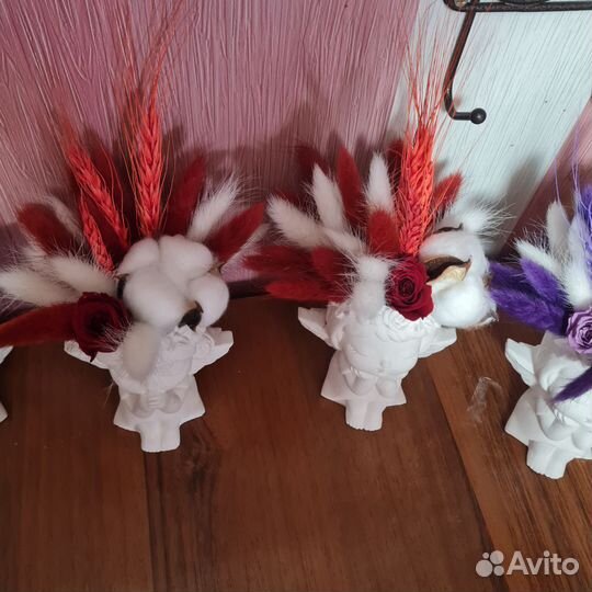 Фигурки из гипса с сухоцветами, хлопком