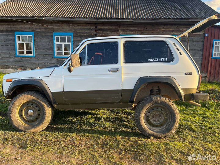 LADA 4x4 (Нива) 1.7 МТ, 1997, 60 000 км