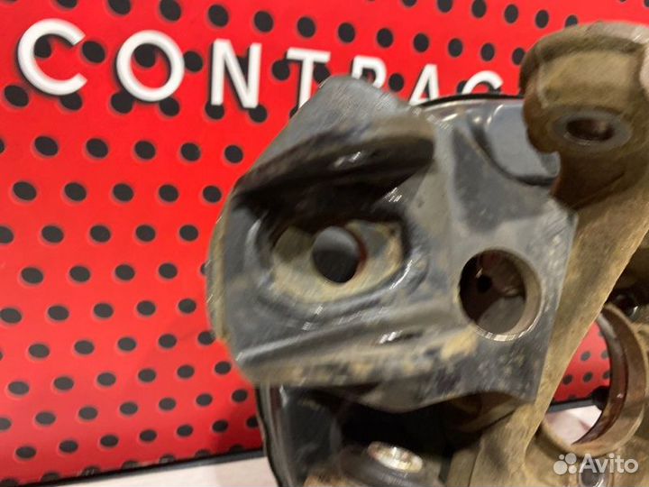 Кулак задний правый Lexus Nx 300H Z10 X2ARY32T