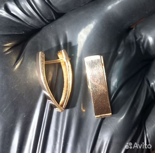 Золотые серьги