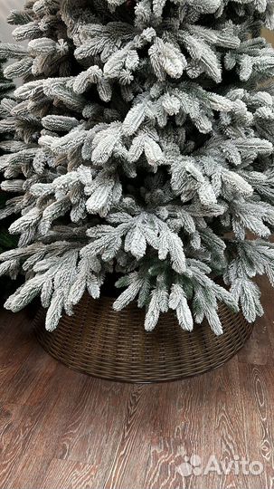 Елка искусственная литая заснеженная