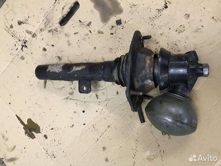 Стойка передняя левая Citroen C5