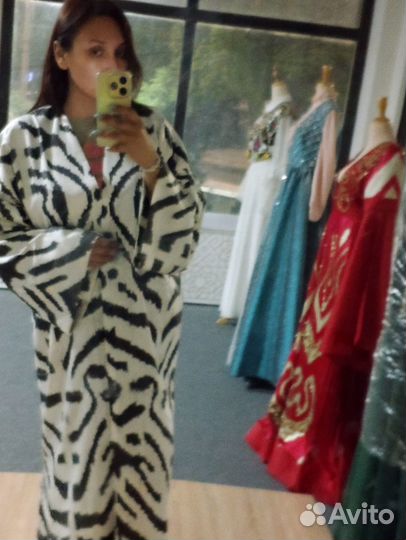 Узбекский шелковый халат из иката. Кимоно