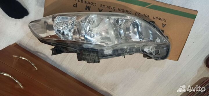 Фара правая toyota corolla 150