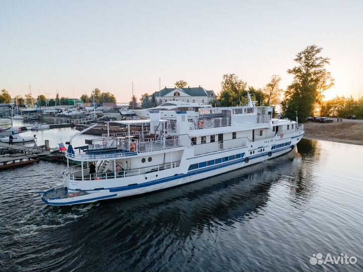 Прогулки на теплоходе, катере