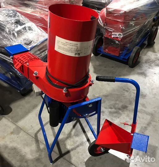 Измельчитель травы и веток 2в1 утр-737