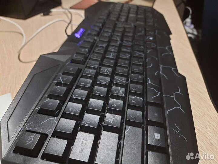 Игровая клавиатура с подсветкой