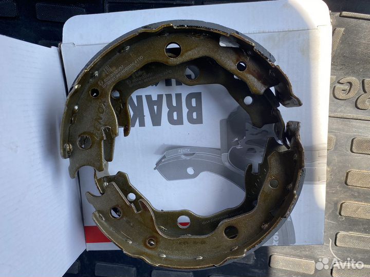 Колодки стоячного тормоза