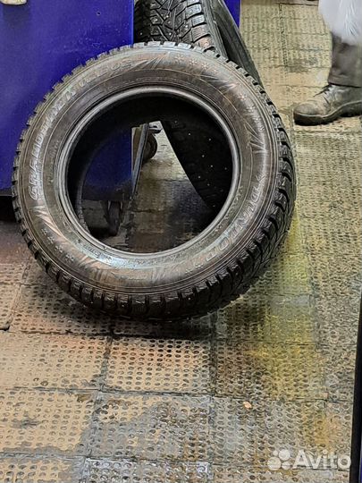 Dunlop Grandtrek Ice 02 215/65 R16