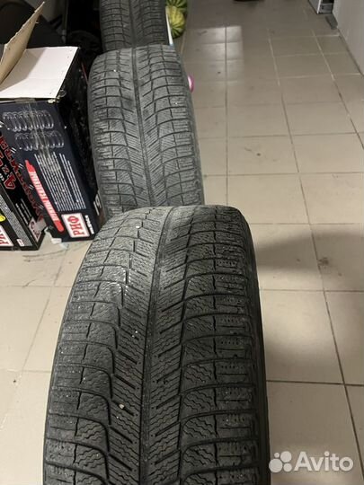 Michelin X-Ice XI3 235/55 R17 99H