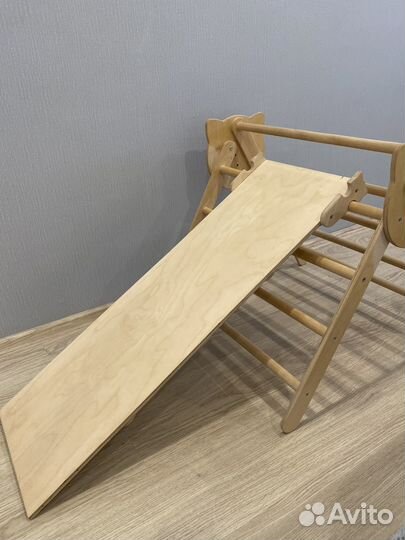 Развивающий треугольник Пиклера с горкой