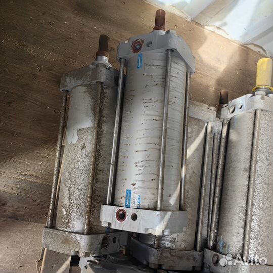 Пневмоцилиндр D200-400PPV б/у Festo