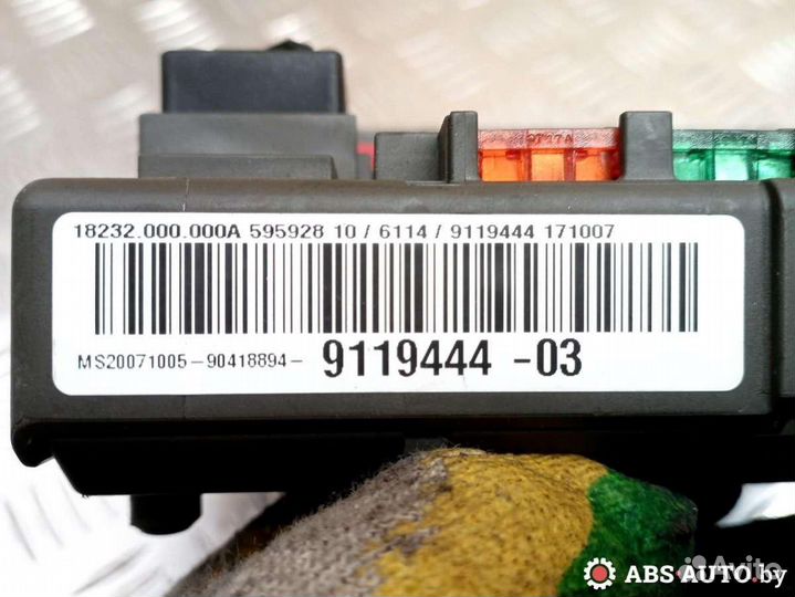 Блок предохранителей BMW 3 E90/E91/E92/E93 рест