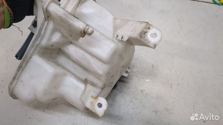 Бачок омывателя Toyota Yaris, 2008