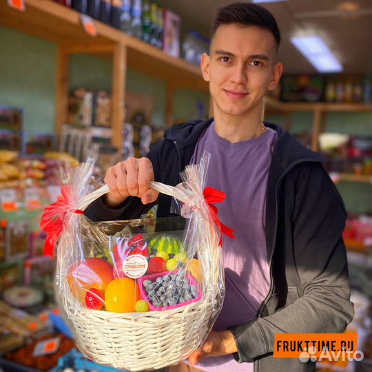 Фруктовая корзина на подарок