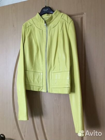 Куртка натуральная кожа лимонная 42 разм. в идеале