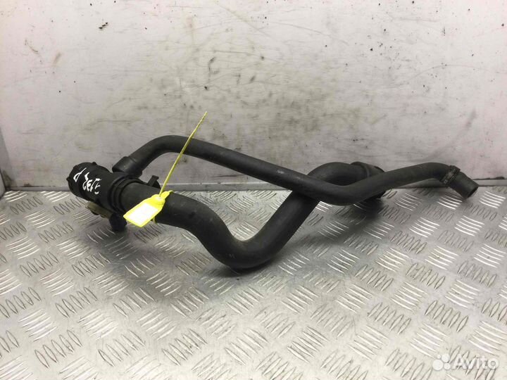 Трубка охлаждающей жидкости пластиковая Audi A4 An