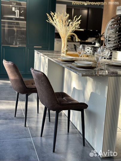 Кухонные велюровые стулья с мягким сиденьем