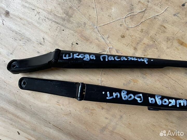 Шкода octavia a7 поводок дворника