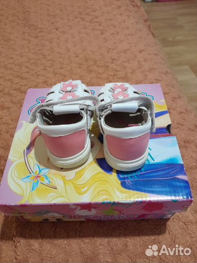 Босоножки для девочки